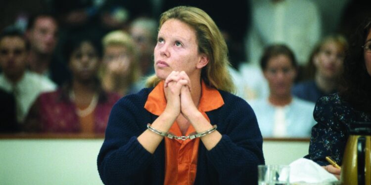 Aileen Carol Wuornos: Η Γυναίκα Κατά Συρροήν Δολοφόνος που Σόκαρε την Αμερική