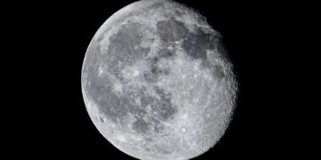 Ποια είναι τα πιο εντυπωσιακά στοιχεία από την ανάλυση των πετρωμάτων που συνέλεξαν οι αστροναύτες στη Σελήνη;